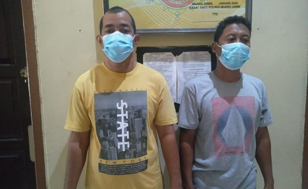 Dua tersangka pengangkut minyak mentah diamankan oleh polisi di Wilayah Mestong, Muaro Jambi.