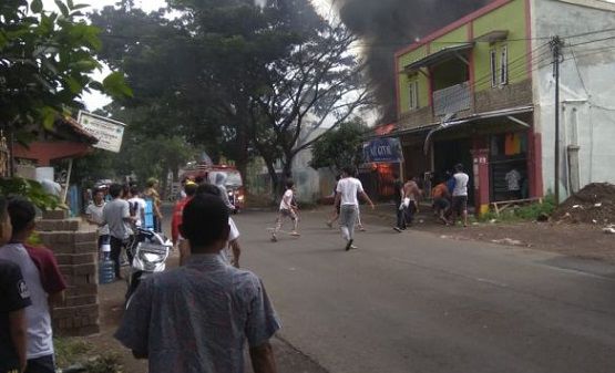 Gudang BBM ilegal di Cianjur Meledak