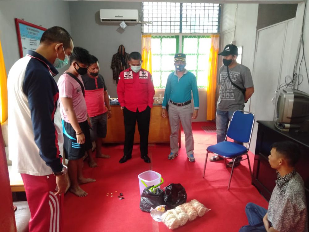Kalapas Bangko Gagalkan Penyelendupan Sabu di Dalam Sambal Ikan.