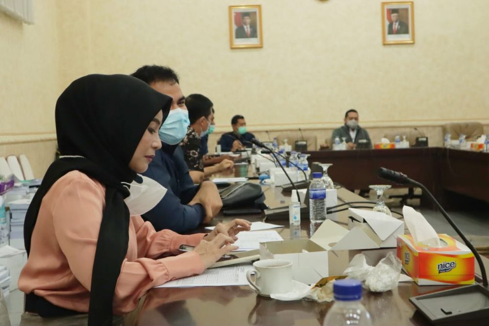 Dewan Gelar Rapat Membahas Pencegahan dan Penanganan Covid-19.