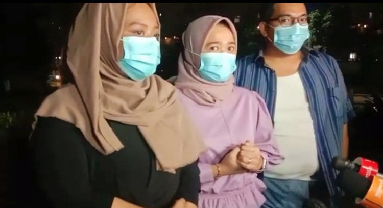 Keluarga Ririe Fairus menggelar jumpa pers di bilangan Pramuka Jakarta Timur, Rabu (17/2).