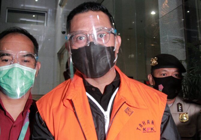 Menteri Sosial Juliari P Batubara usai menjalani pemeriksaan di gedung KPK, Jakarta, Minggu (6/12/2020).