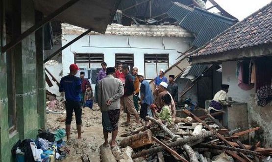 Santri tertimbun longsor/radar madura