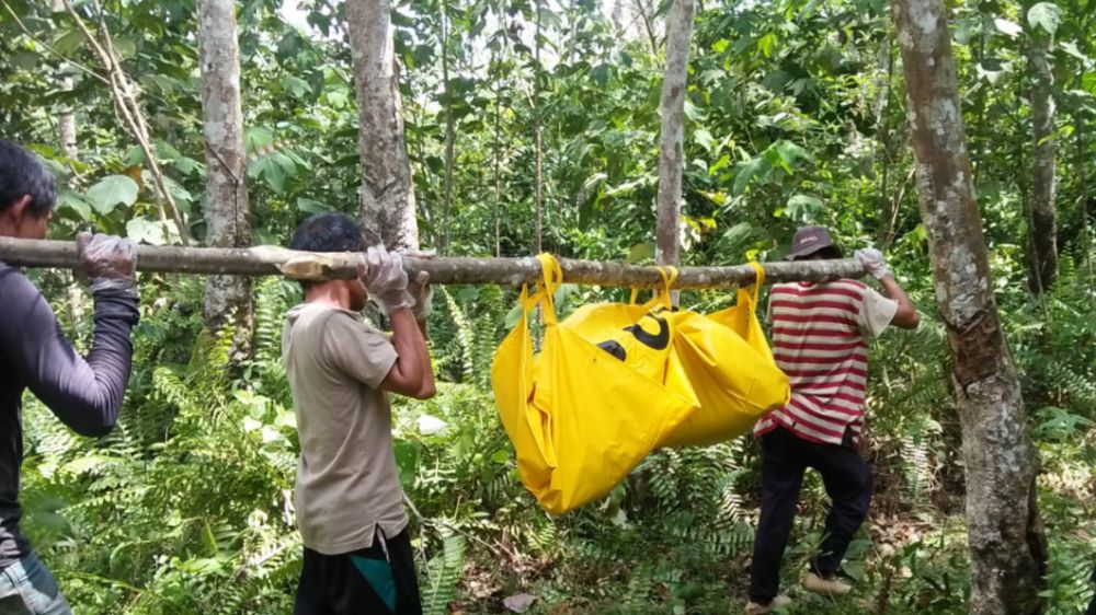 Kakek Tua di Bungo saat Ditemukan Membusuk Dalam Pondoknya.