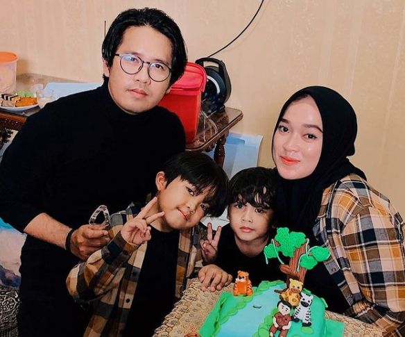 Ayus Sabyan dan Ririe Fairus.