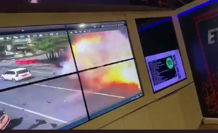 Rekaman CCTV detik-detik Bom meledak di depan Gereja di Makassar. 