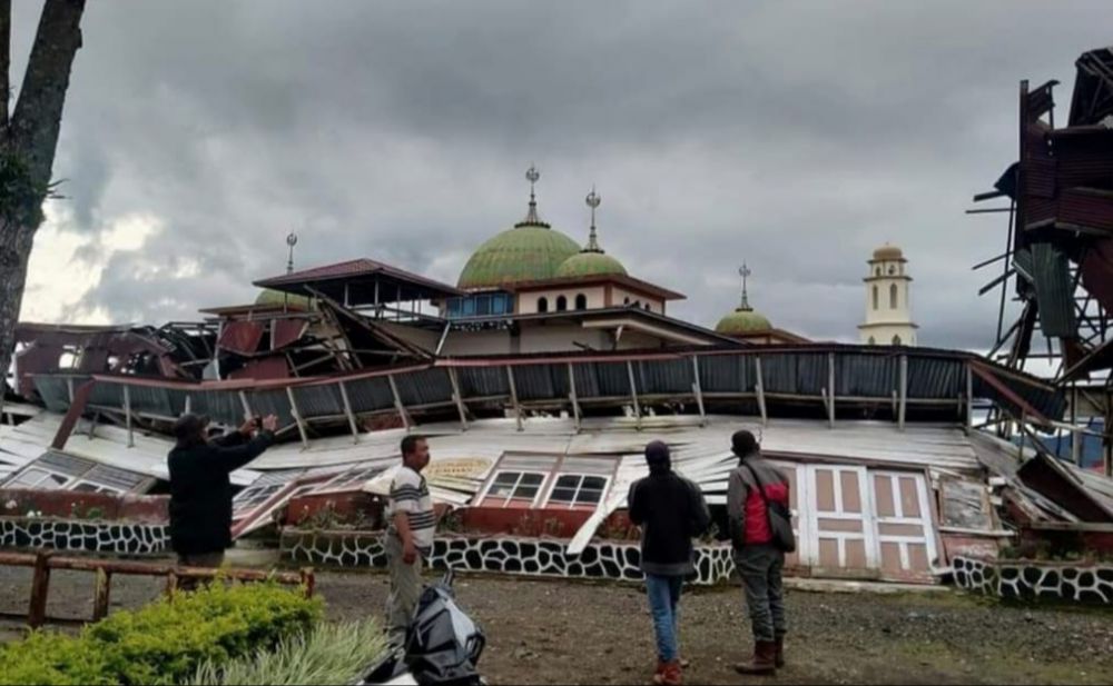 Gedung PTPN VI Ambruk.