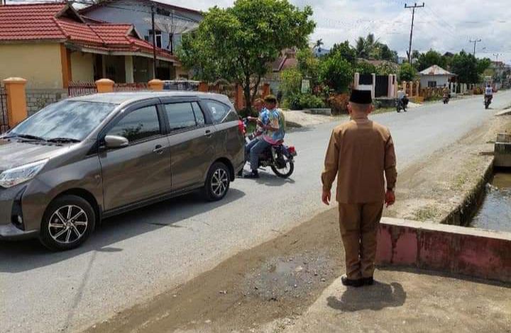 Bupati Adirozal Bubarkan Aksi Coret-Coret Seragam Sekolah.