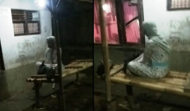 Penampakan perempuan yang disebut 7 hari meninggal terlihat duduk di bale bambu.