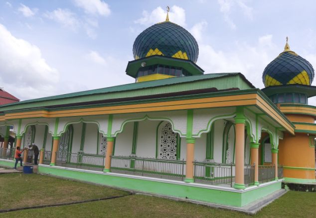Masjid Baiturrahman, yang berada di Sri Pelayang, Kecamatan Sarolangun.