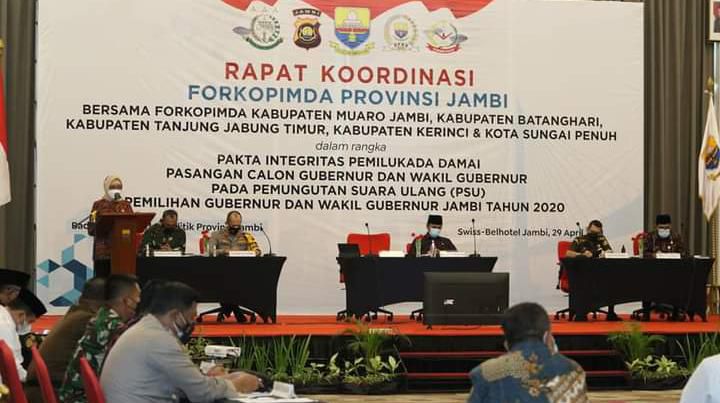 FU-SN Tak Hadir, CE-Ratu dan Haris-Sani Tandatangani Pakta Integritas Jelang PSU.
