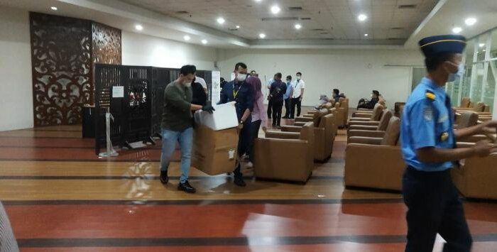 Polisi menggerebek layanan swab tes antigen di Kualanamu yang daur ulang 
