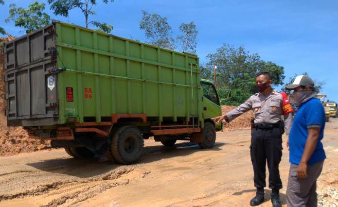Truk Batu Bara Tidak ada Larangan Melintas di Batanghari.