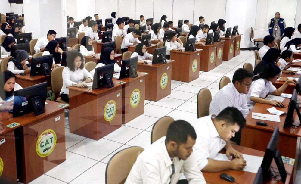 KemenPAN-RB membeberkan jadwal pelaksanaan seleksi CPNS dan PPPK 2021 lengkap dengan tahapanya. 