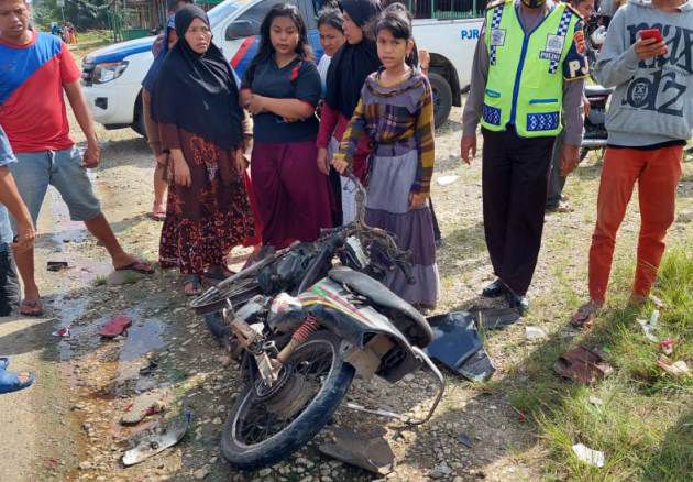 Salah satu kendaraan yang terlibat lakalantas di Singkut, Sarolangun.