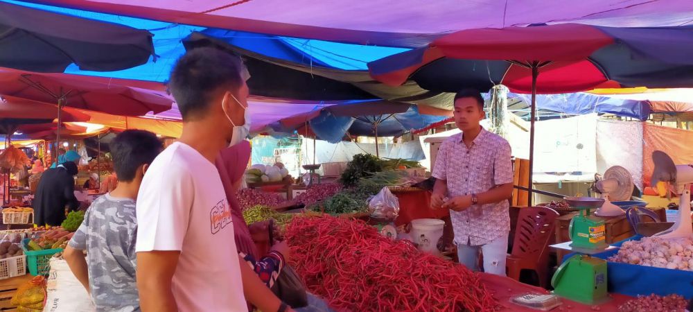 Harga cabe merah kembali empat hari terakhir di pasar Muara Bungo, turun. 