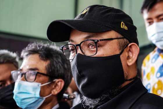 Penyidik senior Komisi Pemberantasan Korupsi (KPK) Novel Baswedan menjawab pertanyaan awak media di Kantor Dewan Pengawas (Dewas) KPK, Gedung KPK lama, Kuningan, Jakarta, Senin (17/5/2021).