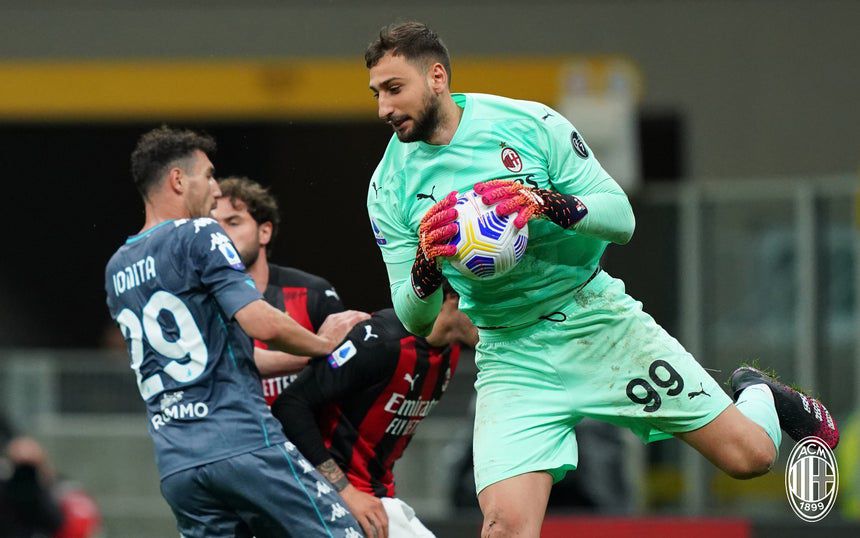Kiper AC Milan, Gianluigi Donnarumma. 