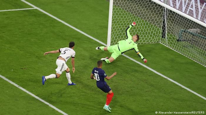Mats hummels mencetak gol bunuh diri/dw.com