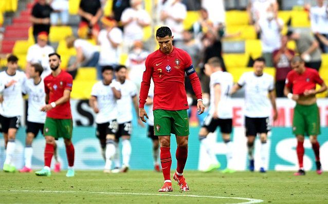 Cristiano Ronaldo menunjukkan rasa frustrasinya setelah Portugal mencetak gol bunuh diri kedua mereka di pertandingan kontra Jerman.