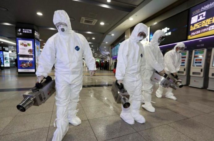 Wabah virus corona yang menghantui Wuhan Tiongkok. 
