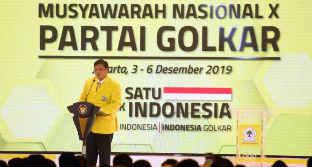 Ketua Umum Partai Golkar, Airlangga Hartarto memberikan sambutan dalam Musyawarah Nasional (Munas) Partai Golkar ke-10 di Hotel Ritz Carlton Jakarta Selasa malam (3/12/2019).