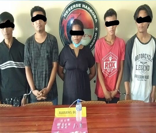 NARKOBA : Lima terduga penyalahgunaan natkotika jenis sabu yang diamankan di wilayah hukum Polres Sarolangun