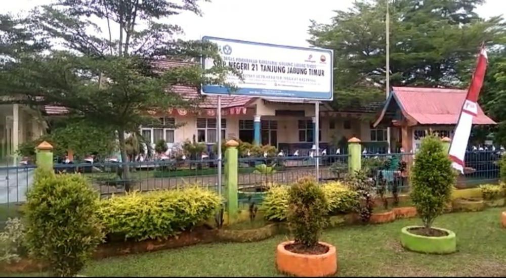 Gedung SMP Negeri 21 Tanjabtim yang direncanakan dijadikan tempat isolasi pasien Covid-19, khusus Kecamatan Muara Sabak Barat.