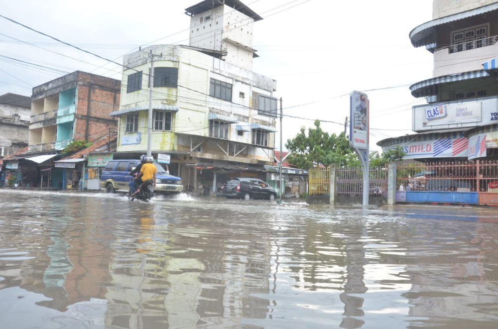Sejumlah Wilayah di Kota Jambi Tergenang Banjir.
 