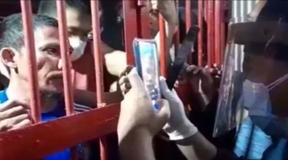 Suasana negosiasi di Lapas Kelas III Parigi, Kamis (7/10). 