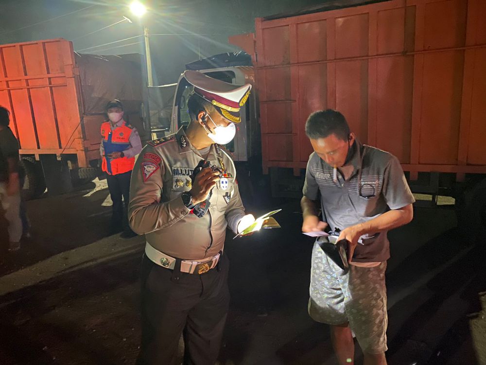 Firmansyah Seorang Sopir Batu Bara Diamankan Ditlantas Polda Jambi.