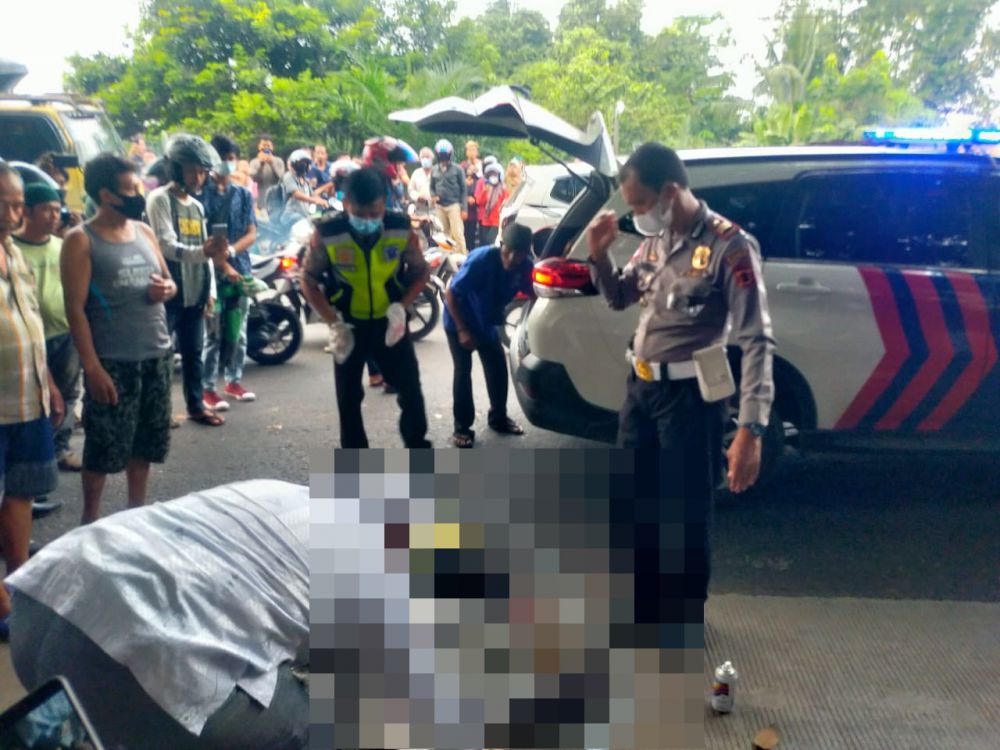 Mahasiswi tewas digilas mini bus di Desa Mendalo Darat, Kecamatan Jaluko, Muaro Jambi