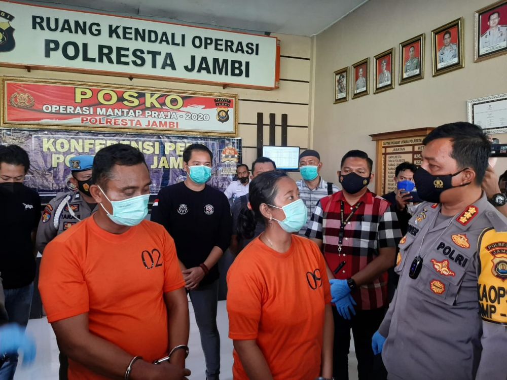 Dua tersangka pembunuh pegawai koperasi bernama Tigor Tahtah Negara Nainggolan masih mendekam di Rumah Tahanan Polresta Jambi dan diancam hukuman mati.
