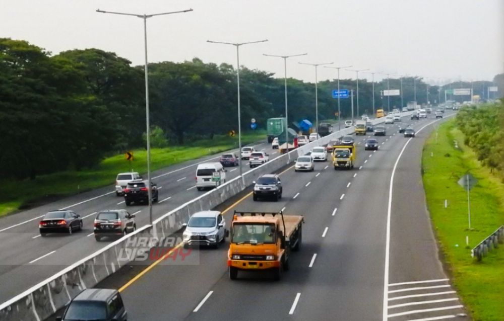 Polisi Berlakukan One Way Sejak KM 188 Palimanan hingga Cikopo saat Arus balik mudik lebaran.