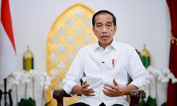 Jokowi.