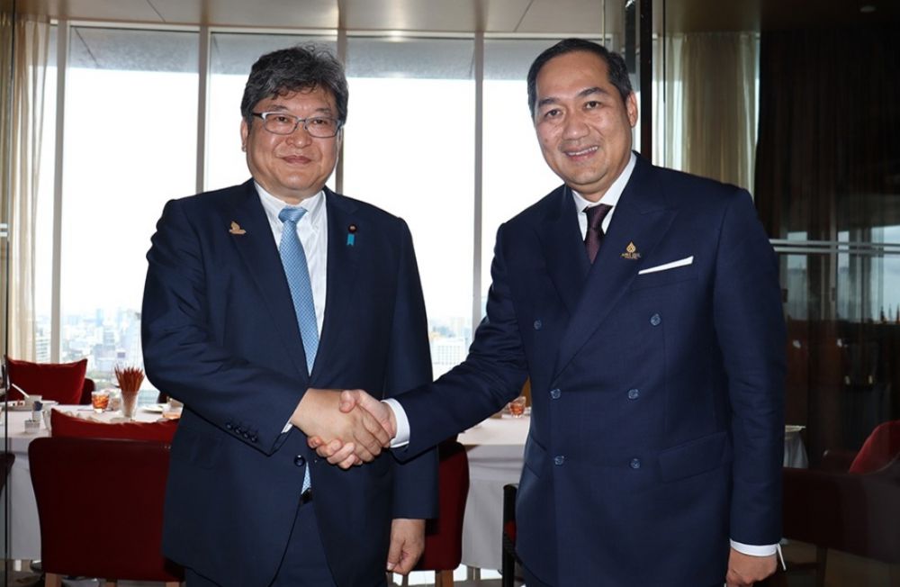 Menteri Perdagangan RI, Muhammad Lutfi melakukan pertemuan bilateral dengan Menteri Ekonomi, Perdagangan, dan Industri Jepang, Koichi Hagiuda di Bangkok, Thailand, Sabtu (21 Mei 2022).
