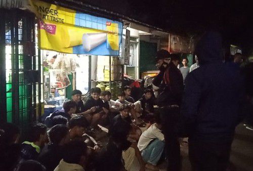Belasan anggota geng motor yang diamankan Polres Metro Tangerang Kota.