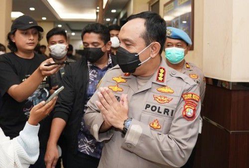 Kapolres Jakarta Selatan, Kombes Pol Budhi Herdi Susianto saat memberikan keterangan.

