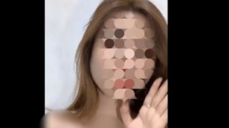 Beredar video 19 detik diduga seorang karyawati Bank Pemerintah di Sulawesi Tenggara, joget di TikTok sambil pamer dada terbuka.