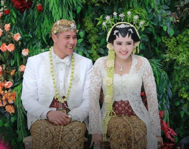 Via Vallen resmi jadi istri Chevra Yolandi.