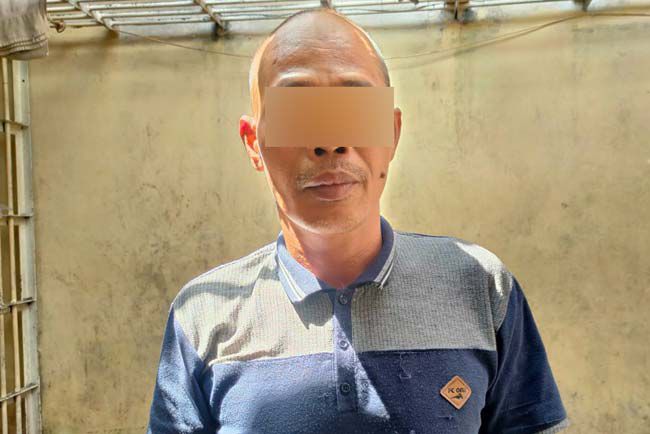 Tersangka WR saat diamankan di Polres Lahat. 