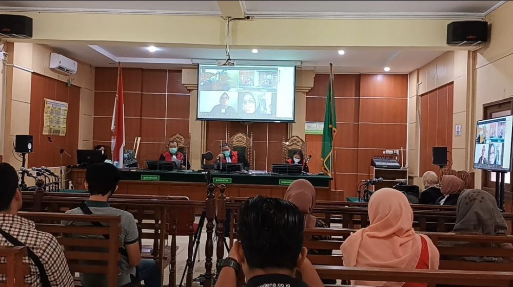 Persidangan, Erayani Sampaikan Nota Pembelaan.

