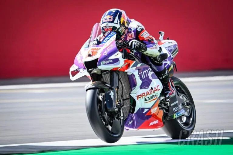 Johann Zarco start terdepan di MotoGP Inggris.
