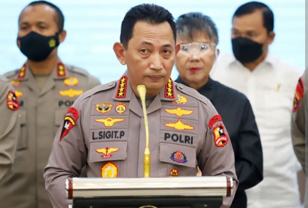 Kapolri Jenderal Pol Listyo Sigit Prabowo memberikan keterangan pers kepada awak media terkait penetapaan.