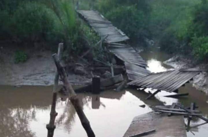 Kondisi jembatan Kuala Dendang setelah roboh, karena kondisi jembatan yang di makan usia.