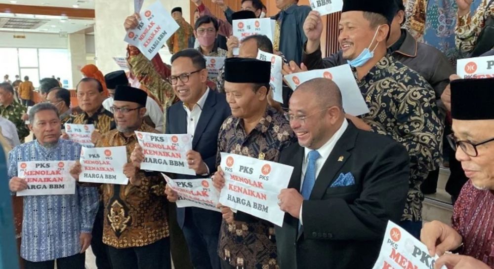 Fraksi PKS lakukan walk out sebagai bentuk protes kenaikan BBM.