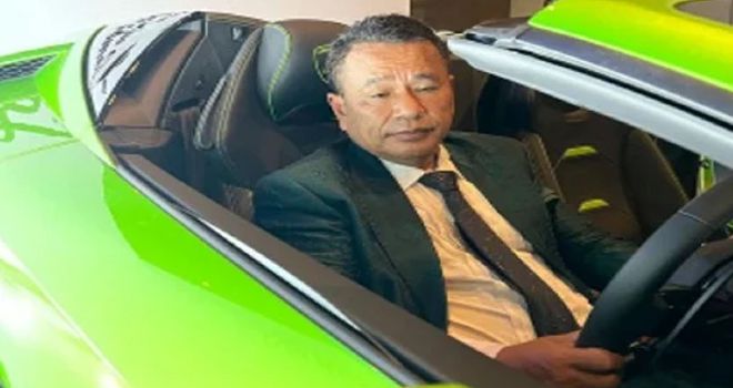 Pengacara Hotman Paris mengatakan ketiga anaknya tidak ada yang mau mengendarai mobil mewahnya di garasi rumahnya. 