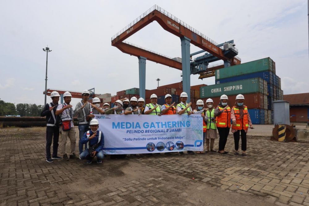 Foto bersama Media gathering Pelindo Regional II Jambi.