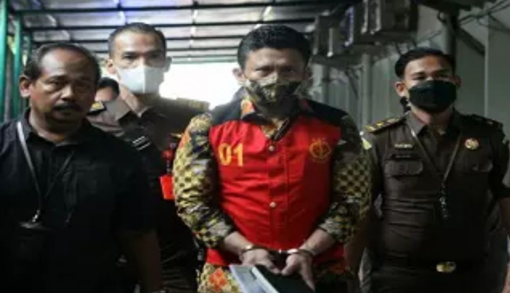 Terdakwa Ferdy Sambo mengajukan pembelaan atau eksepsi dari dakwaan Jaksa Penuntut Umum (JPU) dalam kasus pembunuhan berencana Brigadir Nofriansyah Yosua Hutabarat alias Brigadir J. Tim kuasa hukum meminta jaksa membebaskan Sambo dari segala dakwaan. 