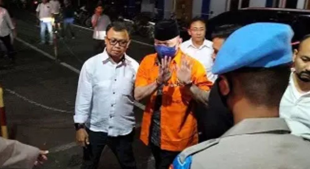 Irjen Pol Teddy Minahasa saat dibawa ke rutan Polda Metro Jaya.